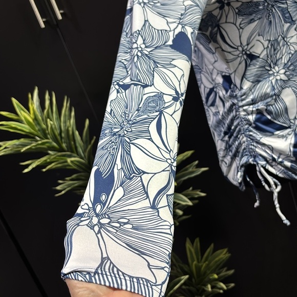 Stella Parker UPF 30+ sun protection,long sleeve tie up side ruching pattern top - Picture 4 of 11